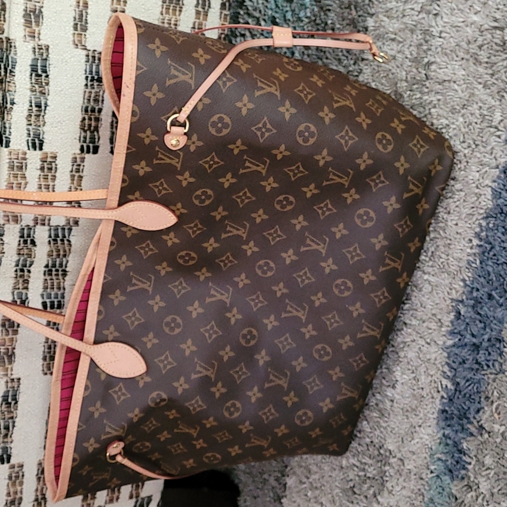 LOUIS VUITTON NEVERFULL GM